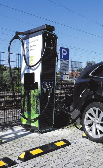 Eine TE-Ladenstation am Bahnhof Göppingen.