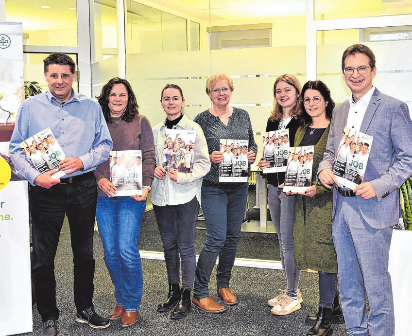 Das Team vom AOK-Kunden Center Ehingen hat die Ausbildungs- und Studienmesse auch 2026 wieder hervorragend vorbereitet. Foto: Christina Kirsch