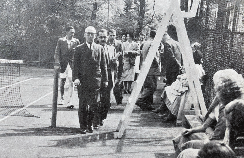 Platzeinweihung im Fürstengarten 1951, unter anderem mit Franz-Joseph Prinz von Hohenzollern und Dr. Ludwig Kinkel.