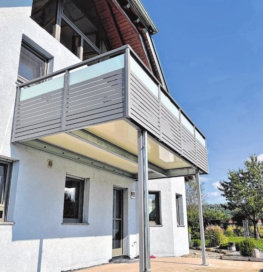 Breites Sortiment: Vom Balkonanbau über Sichtschutz und Zaun bis hin zum Hebekran bietet Telschow Rundum-Service. Fotos: Telschow