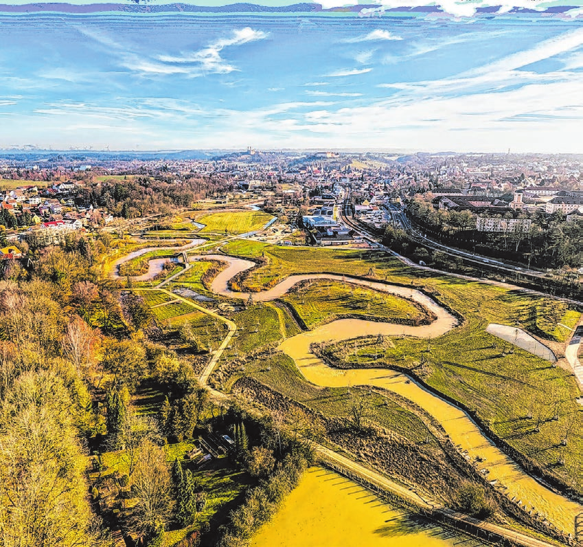 Die renaturierte Jagst mäandert durch das Gartenschaugelände. Foto: LGS