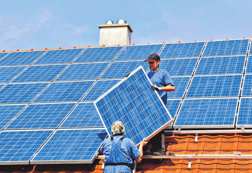 Ab Juni 2026 ermöglicht das neue Gesetz zum Energy Sharing nach § 42c EnWG den Verkauf von Strom an Nachbarn. Archivbild: Marina Lohrbach/stock.adobe.com
