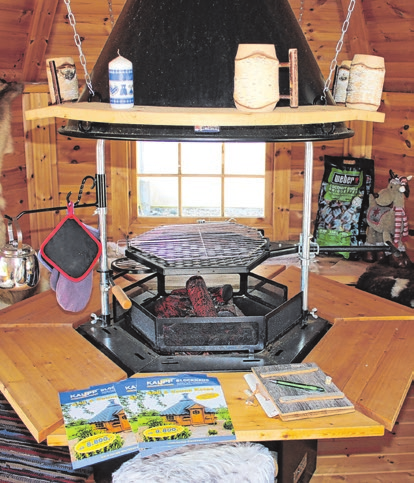 Gemütliches Ambiente im Holzhaus.