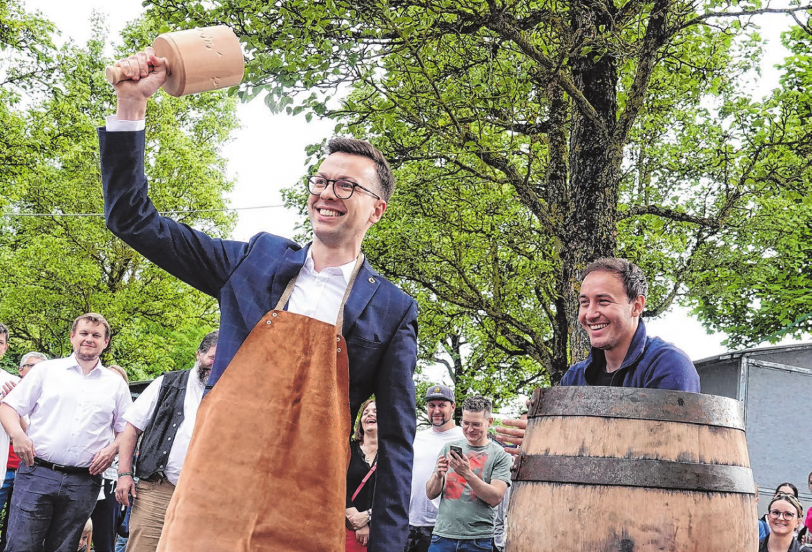 Wie viele Schläge wird Bürgermeister Thomas Haas wohl beim Fassanstich brauchen?