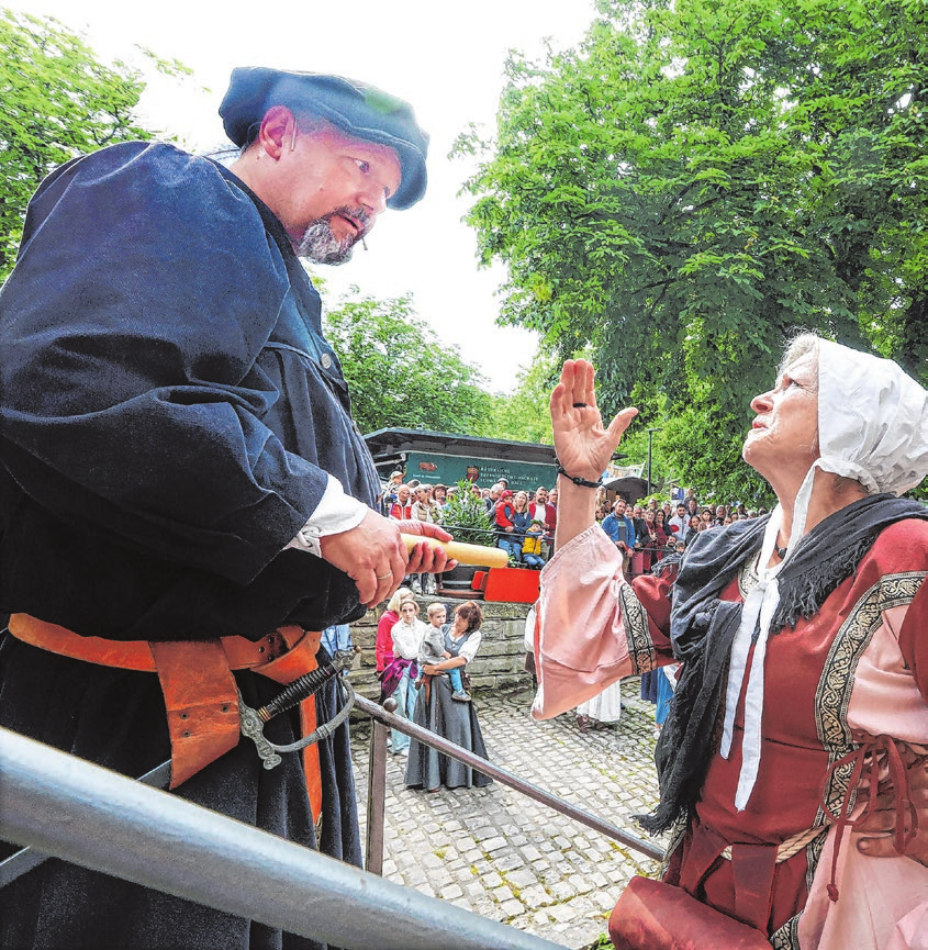 Die historischen Theaterszenen zeigen den Zuschauern, was Recht und Ordnung im Mittelalter bedeutete.