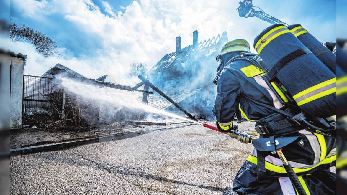 Integriere Rettungs- Und Feuerwehrleitstelle In Göppingen - Südwest Presse