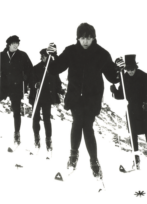 Legendäre Aufnahme: Die „Beatles“ auf Ski in Obertauern. Foto: Tourismusverband Obertauern