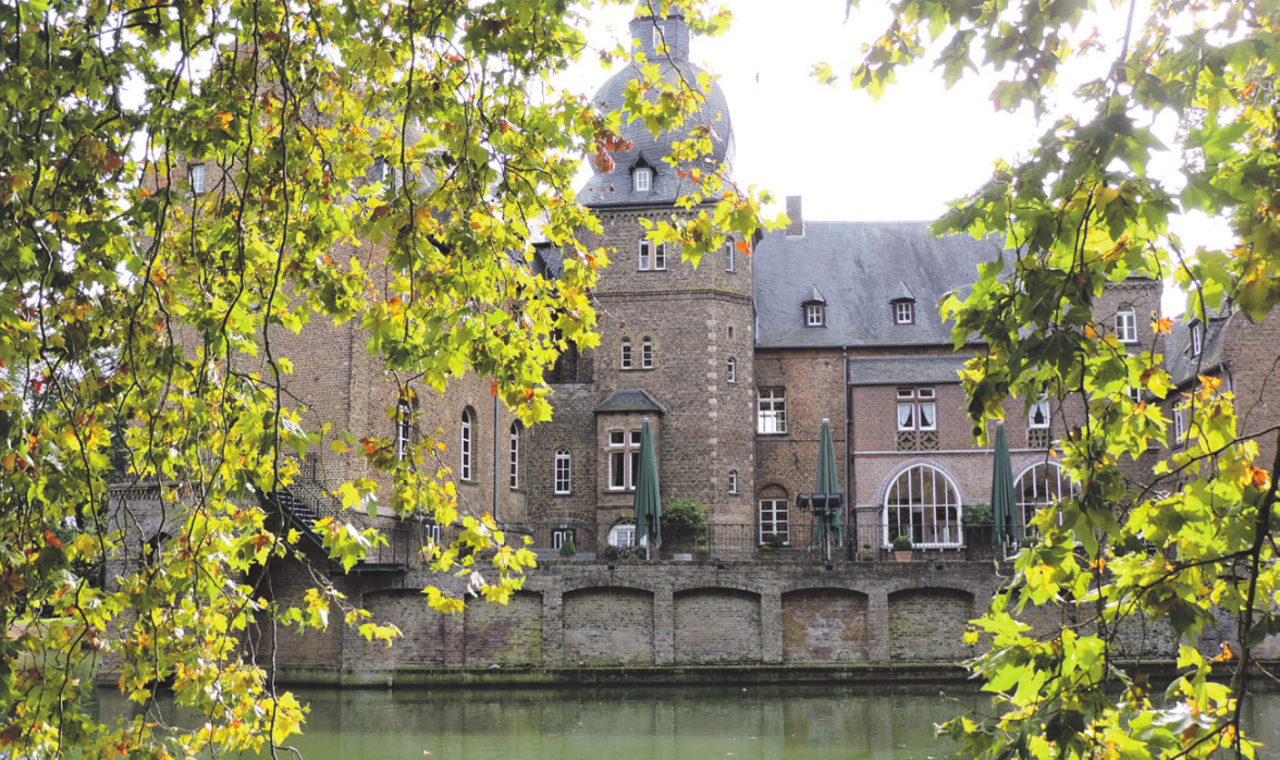 Die Rundtour führt vorbei an der Burg Bergerhausen.