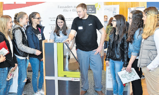 „Einige unserer besten Mitarbeiter sind aus unserer Ausbildung hervorgegangen. Wenn das keine Motivation ist, sich für eine Ausbildung bei Mundal Fenster- u. Fassaden-Technik zu entschließen...?!“, wirbt das Unternehmen.