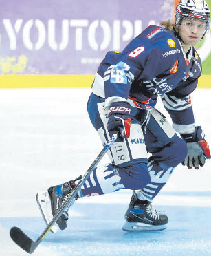 Spannende Testspiele der Ravensburg Towerstars und begeisterte Fans. Fotos: Kim Enderle