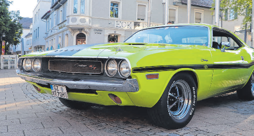 Ein Blickpunkt in der Innenstadt: Freunde von U.S.-Cars können sich bereits auf Dodge, Plymouth, Mustang & Co. freuen. FOTO: THOMAS WERZ