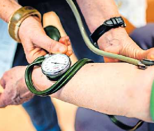 Sollte nicht zu hoch und nicht zu niedrig sein: der optimale Blutdruck. FOTO: HAUKE-CHRISTIAN DITTRICH/DPA