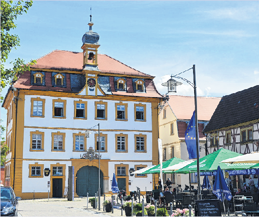 Das barocke Rathaus ist das Wahrzeichen und Sitz der Verwaltung der Stadt Röttingen. FOTO: EVELYN FISCHER