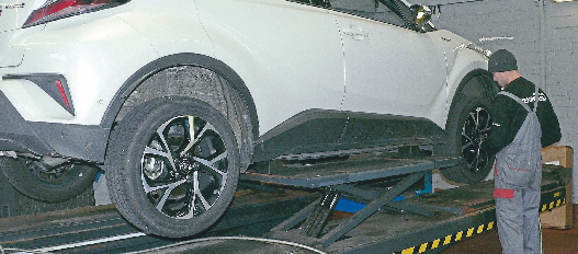 Zum 10-Punkte-Check beim Autohaus Gehrmann gehört auch die Überprüfung der Reifen und gegebenenfalls der Wechsel auf neue Pneus.