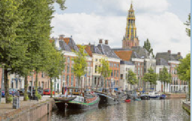Blick auf die Hoge und Lage der Aa und die e Aa-Kirche in Groningen. Foto: Adobe Stock