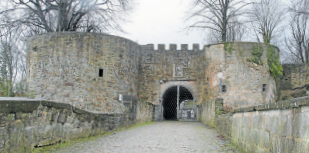 <div>Weitere Sehenswürdigkeiten und Erlebnisse</div><div>im „Ostkreis“ sind unter anderem die Burg Coppenbrügge, der</div><div>Klostergarten in Marienau </div>
