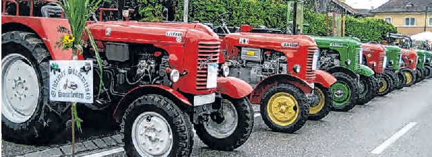 Jung und Alt kommen am Josefimarkt zusammen - so auch bei der Young- und Oldtimer-Traktorausstellung. Foto: Gemeinde Helpfau-Uttendorf