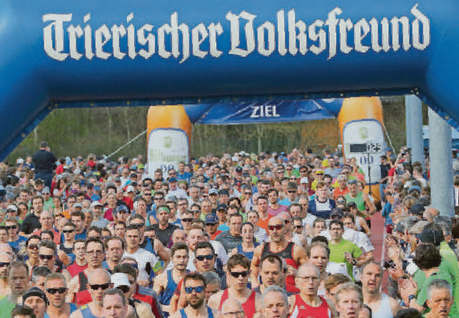 Die Rekordzahl von 1397 Läufern kam beim achten Schweicher Fährturmlauf ins Ziel.