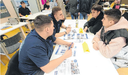 Die Firma CTS war kürzlich beim Speed-Dating mit Azubis am Beruflichen Schulzentrum vertreten. Sie bildet Mechatroniker für Kältetechnik und Elektroniker der Fachrichtung Energie und Gebäudetechnik aus.