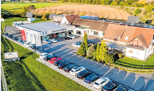 Im Hechinger Autohaus Kleinmann kann man sich zum Kfz-Mechatroniker ausbilden lassen. Privatfotos