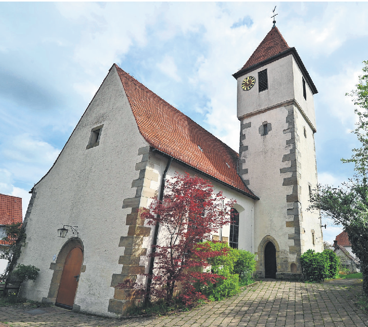 Die wahrscheinlich älteste Kirche von Aichwald ist die evangelische Pfarrkirche St. Gereon und Margaretha im Ortsteil Aichschieß mit ihren frühgotischen Wandmalereien aus dem frühen 14. Jahrhundert.
