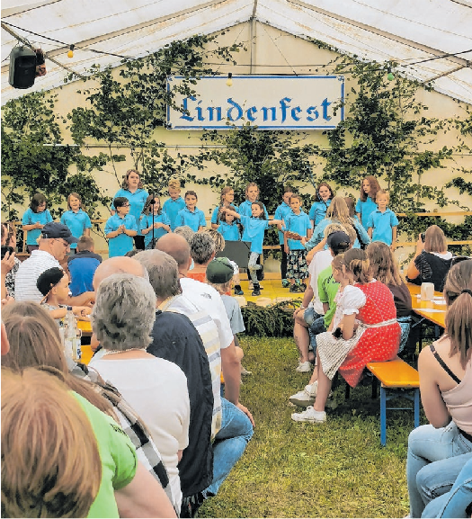 Von klein bis groß - alle sind begeistert vom Lindenfest.