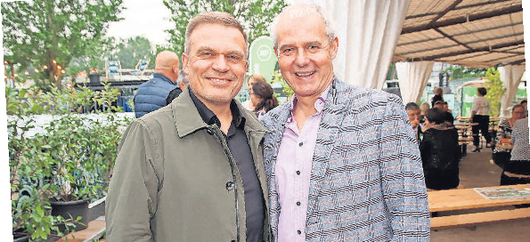 Porta-Geschäftsleiter  Mario Meik (rechts) mit Simon Wachenhausen (Madsack).