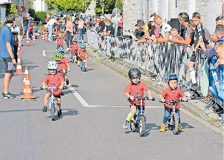 Das Laufradrennen der ein- bis vierjährigen Kinder ist längst zum Publikumsliebling avanciert. FOTO: DIRK MÜLLER