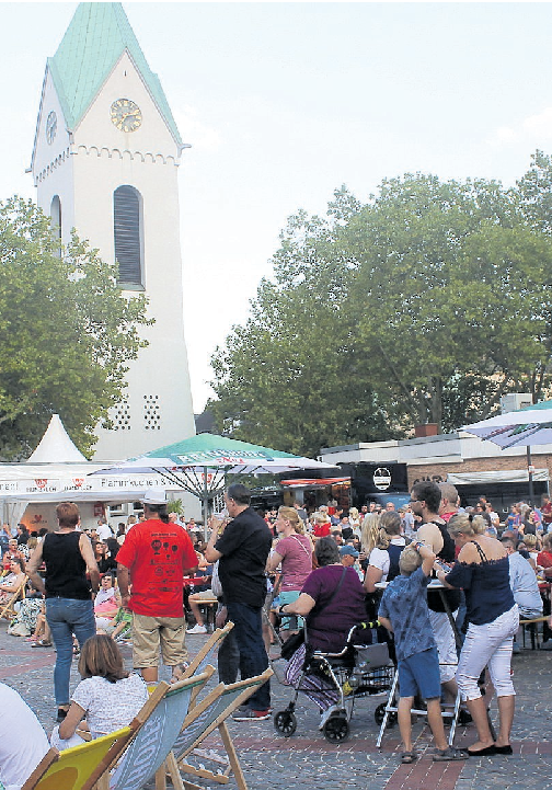 Das Straßenfest in Hombrucher wird wieder ein geselliger Treffpunkt für Menschen aller Altersstufen. FOTO WERNICKE