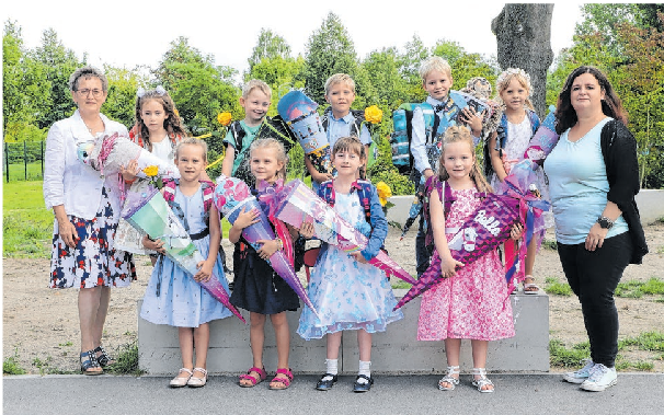 Die Schülerinnen und Schüler der Klasse 1 Flex C der Gustav-Bruhn-Grundschule in Angermünde: Bella Fleske, Natalia Helms, Ria Hoge, Fietje Klafki, Helene Charlotte Klopsch, Ella Rosalinde Marjon Krüger, Malina Lenz, Willi Schneeweiss, Frederick Konstantin Springer, Klassenlehrerin Anette Siegmanski