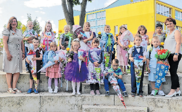 Die Schülerinnen und Schüler der Klasse 1f der Gustav-Bruhn-Grundschule in Angermünde: Richard Julius Boenke, Jayla-Mia Bree, Ben Joel Feuer, Zoey Melody Finger, Emma Sophie Garbocz, Emilia Céline Hernández López, Taya Jolin Brigitte Hoffmann, Leif Hohlstamm, Valentin Marco Horst Holleck, Leon Klingenberg, Niklas Köhler, Ronja Seibert, Tilo Wegner, Vladyslava Zhuk, Klassenlehrerin Daniela Krauß