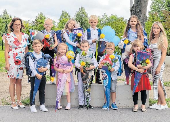 Die Schülerinnen und Schüler der Klasse 1 Flex D der Gustav-Bruhn-Grundschule in Angermünde: Nora Marie Lydia Appetz, Tristan Gero Hapy, Charlie Hennig, Niclas Jeschke, Aaron Neumann, Anni Michelle Spiegelberg, Lilli Gertrud Stürmer, Melina Warner, Lenny Tyler Zitzmann, Klassenlehrerin Solvig Lange