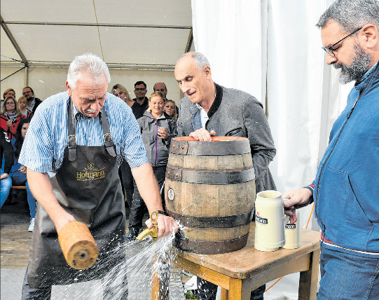 Bürgermeister Klaus Meier wird am Samstagnachmittag den Festbieranstich vornehmen. Fotos: Gudrun Schwarz-Köhler