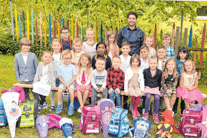 Hermann-Merz-Schule Ilshofen, Klasse 1c. Klassenlehrer: Michael Egger. Foto: nohau Fotostudio