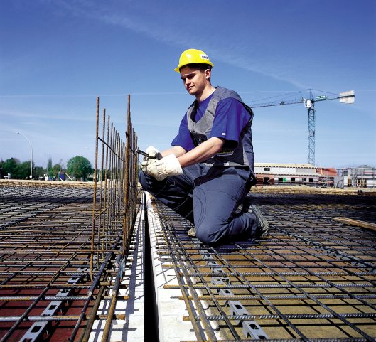 Auch Beton- und Stahlbauer sind auf der Baustelle gefordert. Bild: Bauwirtschaft Baden-Württemberg e. V.
