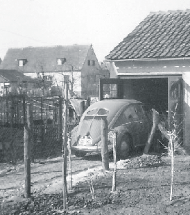 Die erste Werkstatt in der Benkertsstr. / Hauptsmoorstr. 31 ca. 1957.