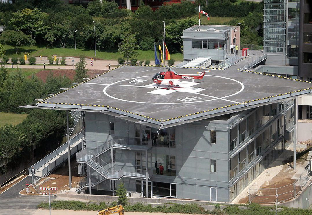 Eines von unzähligen Projekten von Bau-Steeb in der Region: die Landeplattform für Hubschrauber am Freudenstädter Kreiskrankenhaus.