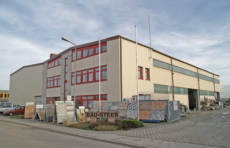 Der Unternehmenssitz in der Gottlieb-Daimler-Straße im Sulzer Gewerbegebiet Kastell. Firmenfotos