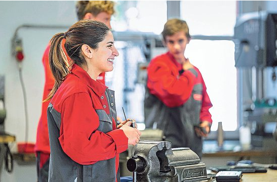 Nach der Lehre stehen den Fachkräften bei Thöni alle Türen offen Foto: Thäni Rofner