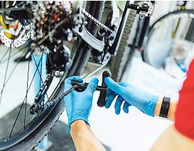 Job mit Zukunft: Durch den Boom an E-Bikes sind Fahrradmechatroniker gefragt.