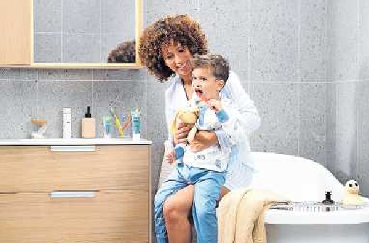 Speziell für Kinder gibt es fluoridhaltige Zahnpasten mit besonders mildem Minzgeschmack, um das Zähneputzen zu erleichtern. FOTO: DJD/WWW.TEPE.COM