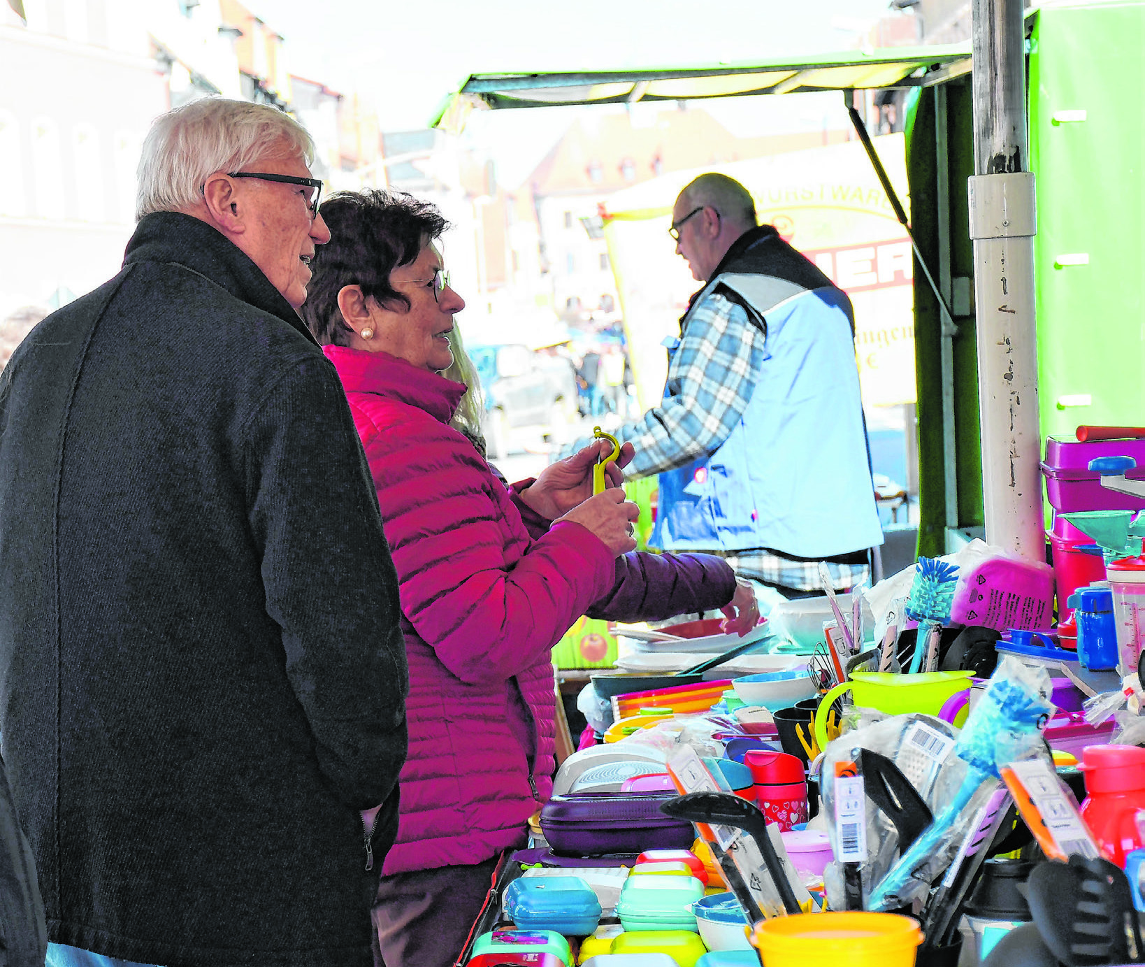 Auf dem Matthiasmarkt ist auch in diesem Jahr wieder einiges geboten. Beim gemeinsamen Bummel über den Markt und durch die geöffneten Geschäfte können schon einmal die ersten Geschenke für Ostern gekauft werden. Die Händler Ihres Vertrauens beraten Sie hierbei gerne!