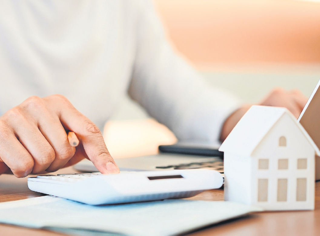 Bei den aktuellen Zinsen und Baupreisen ist es vielen nicht möglich, ihren Immobilientraum zu verwirklichen und damit ein Eigenheim zu finanzieren. Foto: Adobe Stock