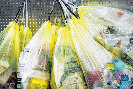 Über 50 Prozent der im gelben Sack gesammelten Abfälle werden einem Recycling zugeführt. Foto: dpa