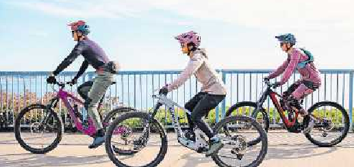 Sicher mit dem Fahrrad unterwegs: Dafür sind unter anderem die richtige Ausrüstung und eine gute Sichtbarkeit wichtig. FOTO: DJD/WWW.MIPSPROTECTION.COM/SMITH