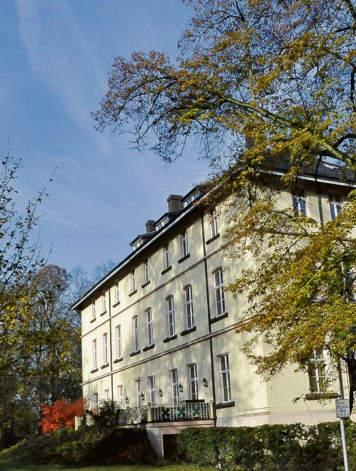 Das Schloss Schwansbell liegt auf einigen Etappen bei Wanderungen in Lünen und Umgebung. FOTO QUIRING-LATEGAHN