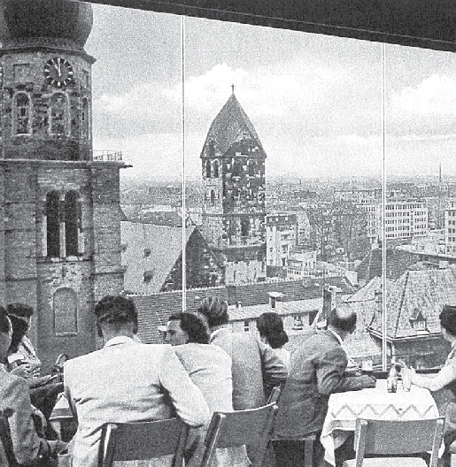 Ein Fernsicht-Erfrischungsraum war die Attraktion im Kaufhaus Hertie. FOTO PRIVATARCHIV VALENTIN FRANK