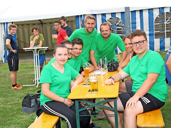 Die traditionelle Kerwa findet jedes Jahr auf dem Sportplatz des SV Hutschdorf statt.