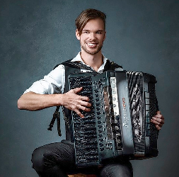 Matthias Matzke spielt beim „Philharmonic Jubilee“. FOTO: VOLKER BRUDER