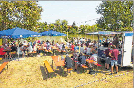 Das„Open Air am See“ lädt Gäste aus nah und fern an den idyllischen See in Ermetzofen zum gemütlichen Beisammensein.